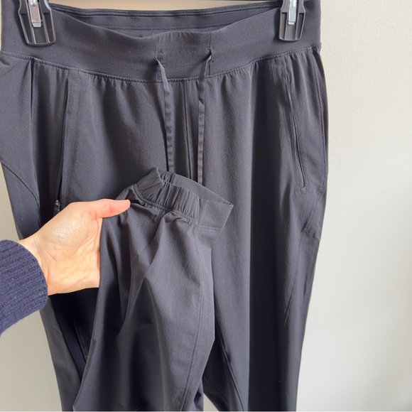 License to Train High Rise Women's Black Jogger Pants - Picture 5 of 7